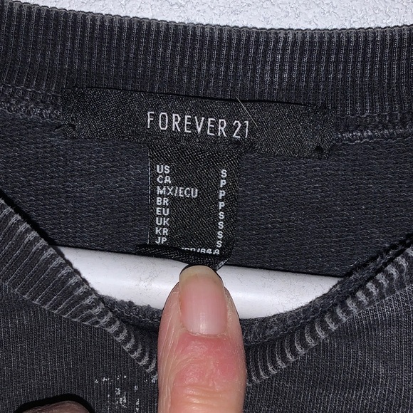 FOREVER 21 Charcoal Cropped Long Sleeve Top - Picture 2 of 7